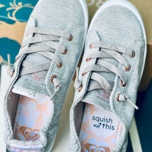 Authentic BRAND NEW Roxy Bayshore Shoes- Size 7.5